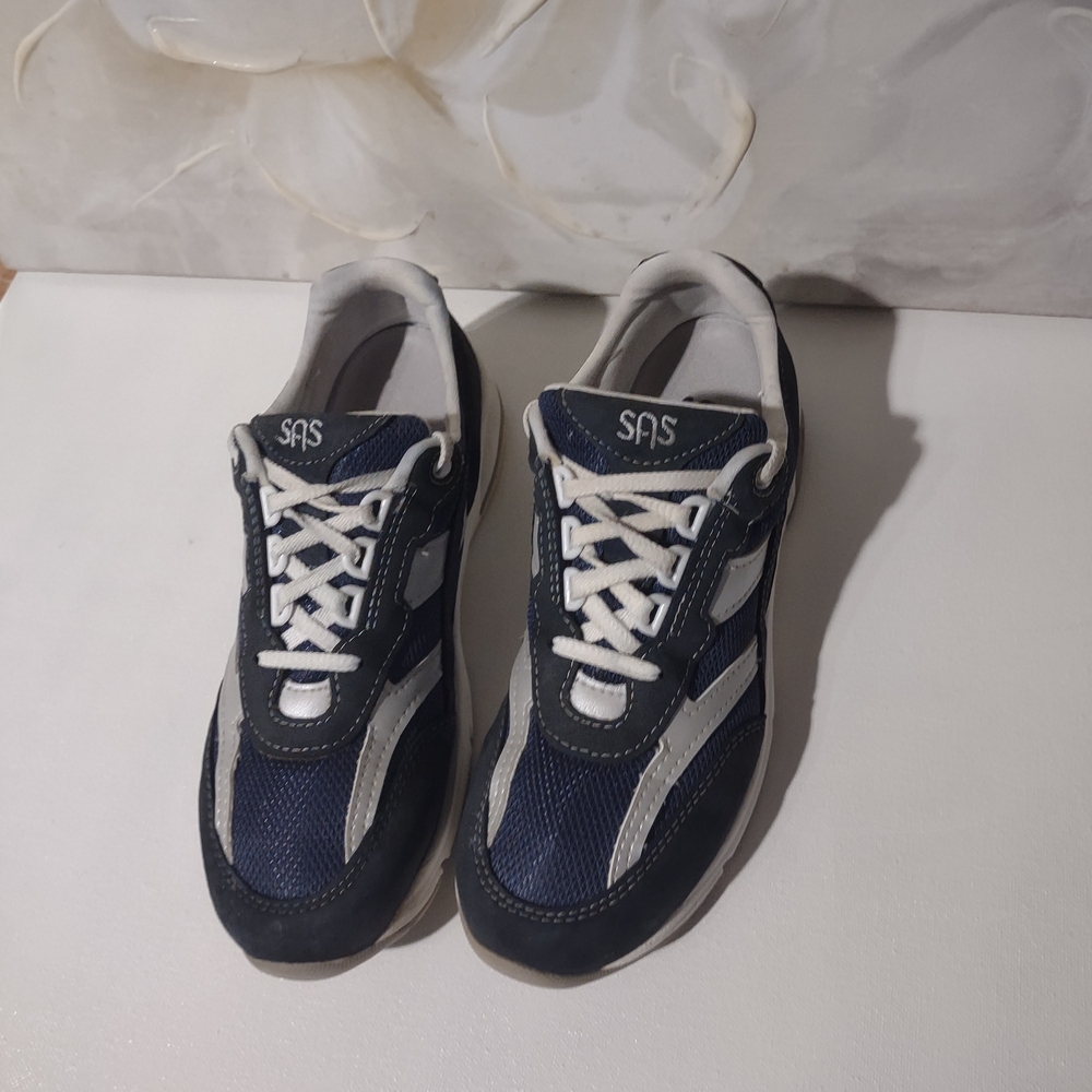 SASwomens Navy and White Athletic Shoes